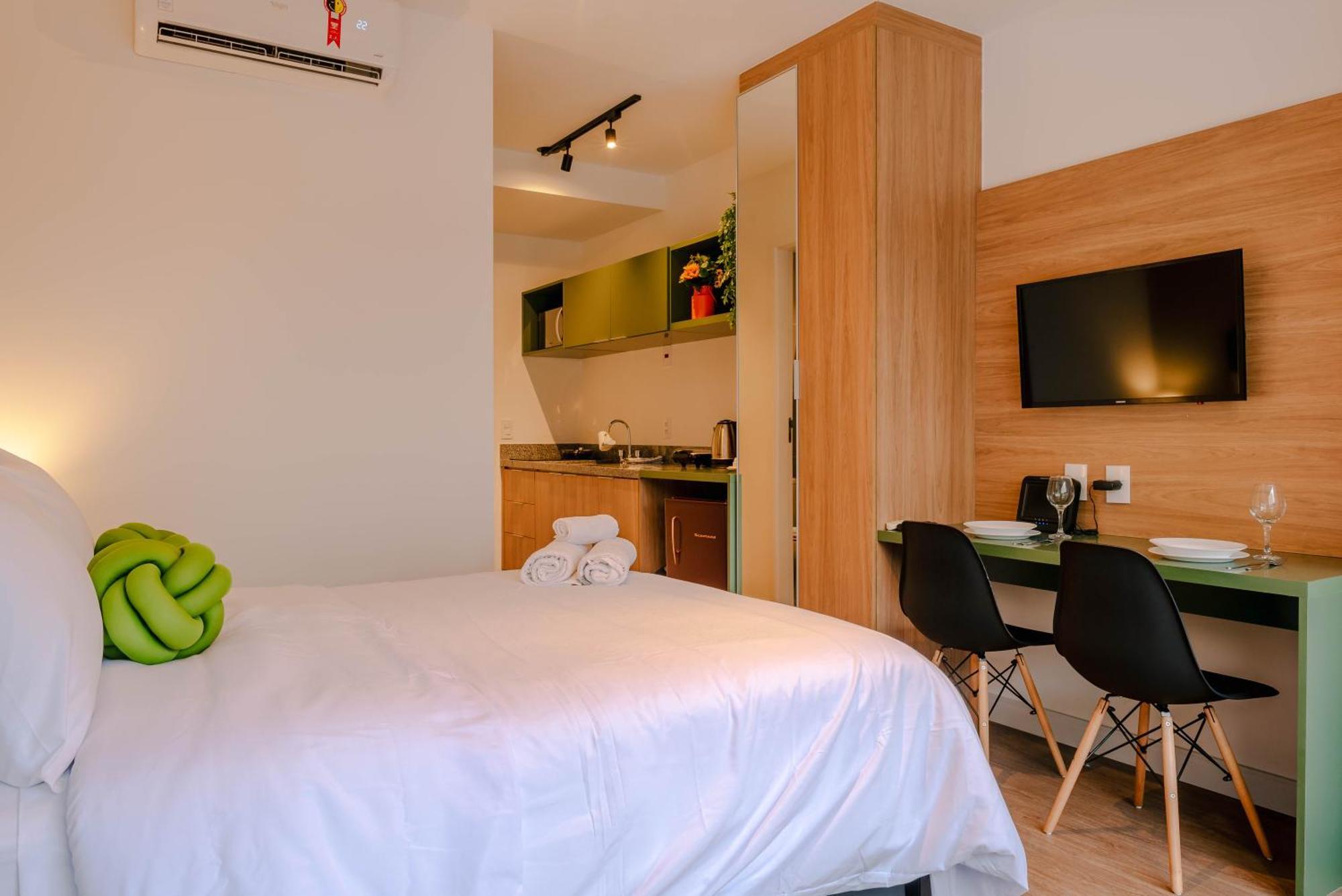 313 Lux Allianz Park Apartment